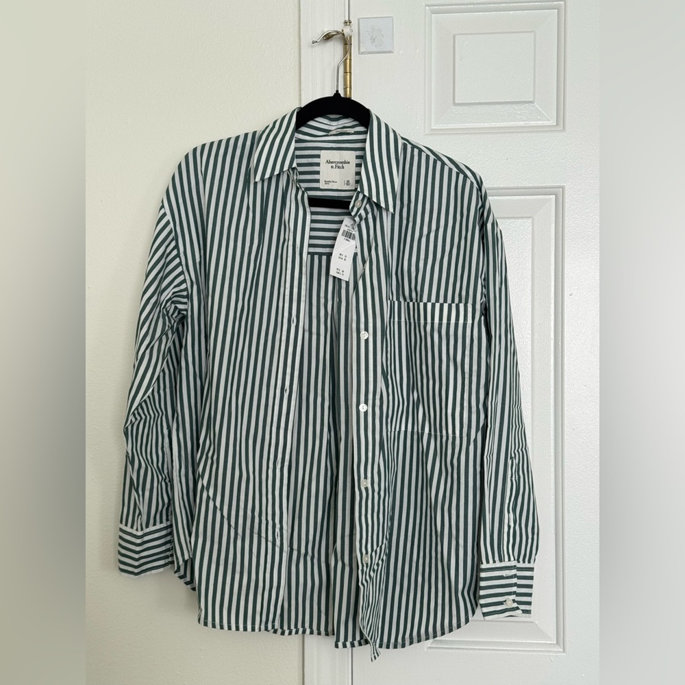 Abercrombie women’s oversized poplin button-up shirt